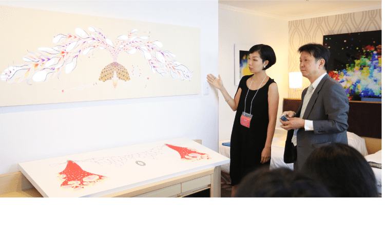 ART OSAKA 2016 別企画「進撃！抽象絵画」作家・マリアーネ・マイコ・マツオとのギャラリートークの様子 photo by Yuico Taiya